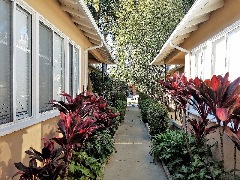 Building Photo - 2226 S Carmelina Ave