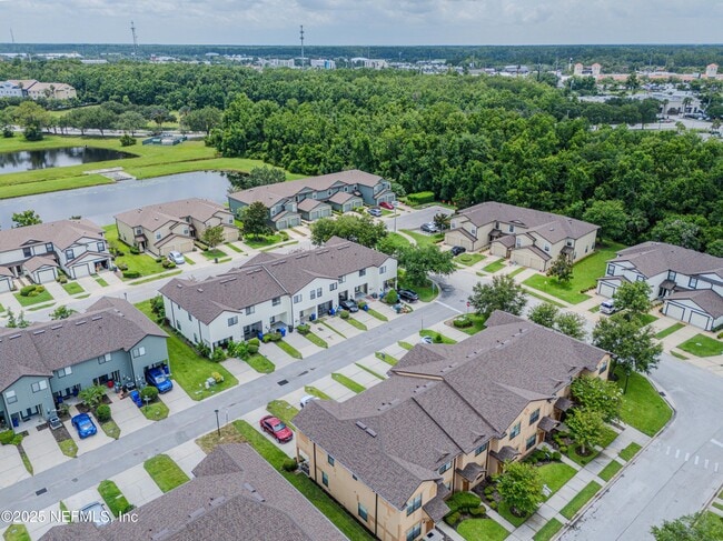 Building Photo - 422 Cabernet Pl