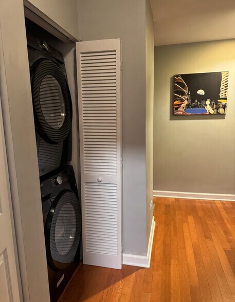 Building Photo - 1250 S Michigan Ave