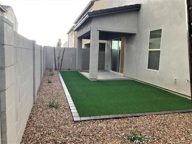 Building Photo - 6519 E Villa Maria Dr