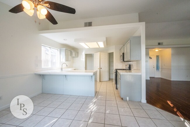Building Photo - Fresno Westside Home, 3BR/2BA, Built 2002 ...