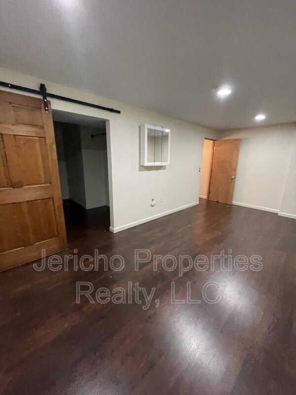 Building Photo - 9274 W Utah Ave