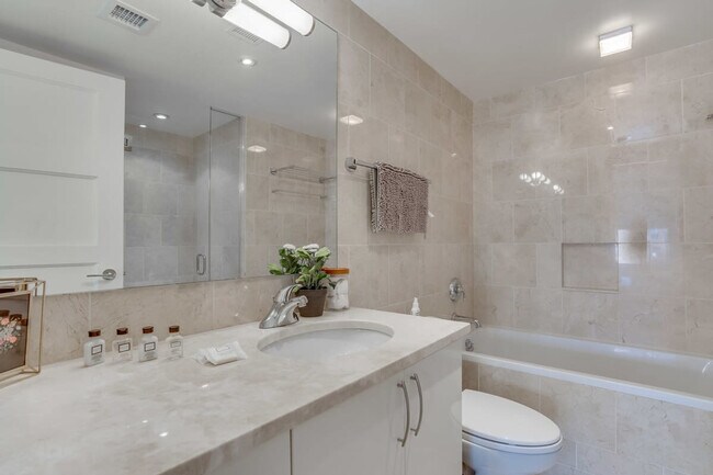 Building Photo - 801 F St NW