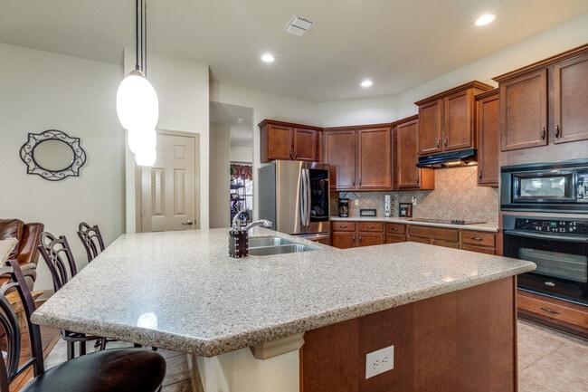 Building Photo - 5502 Waldon Walk