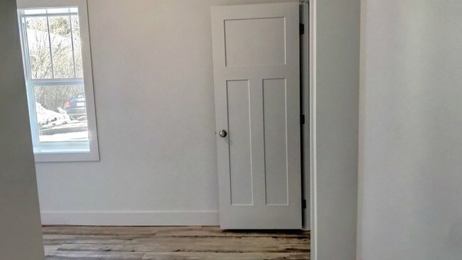 Building Photo - 1112 King Rd