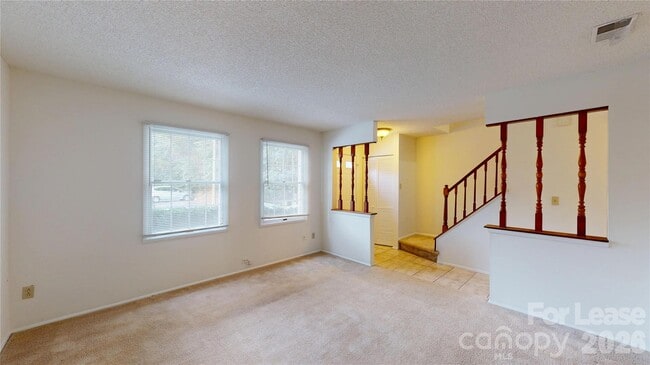 Building Photo - 1211 Scaleybark Rd