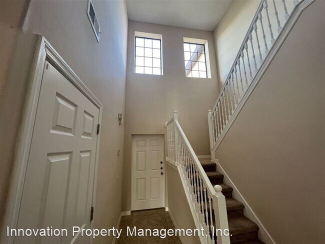Building Photo - 2227 Seven Oaks Dr