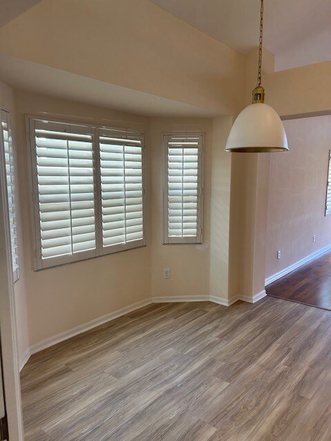 Building Photo - 384 Pindo Palm Dr