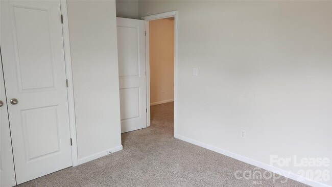 Building Photo - 14320 Moss Rd