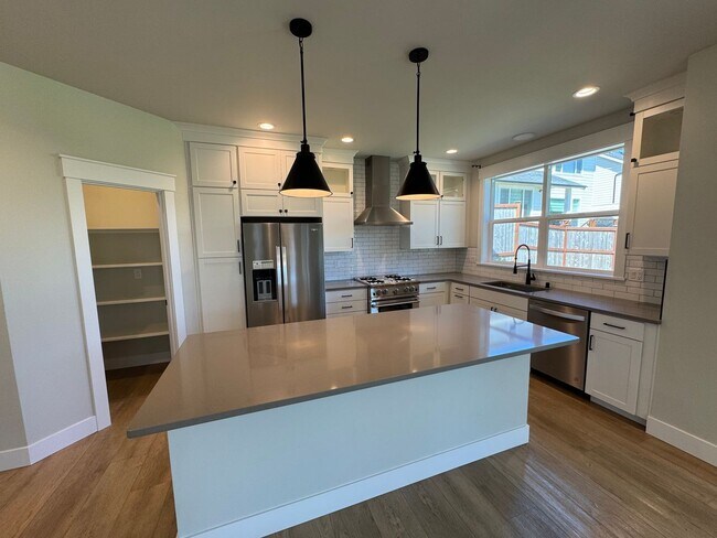 Building Photo - 5941 Ranch Lp