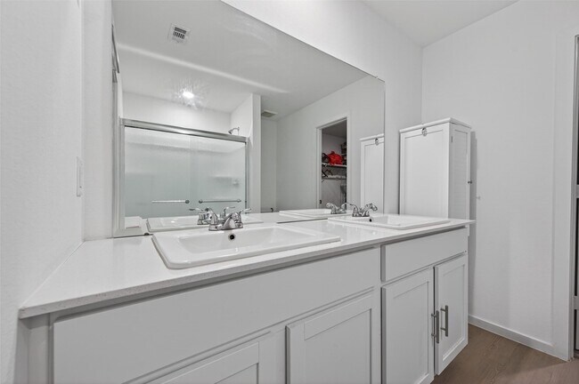 Building Photo - 16703 Rolling Pasture Ln