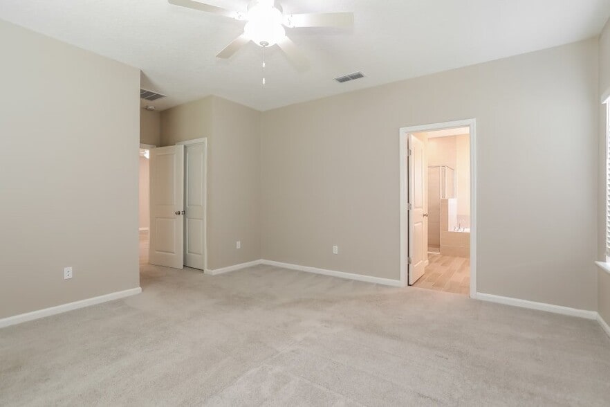 Building Photo - 6337 Bluff Ave