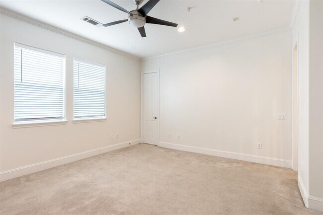 Building Photo - 7134 Mapleridge St