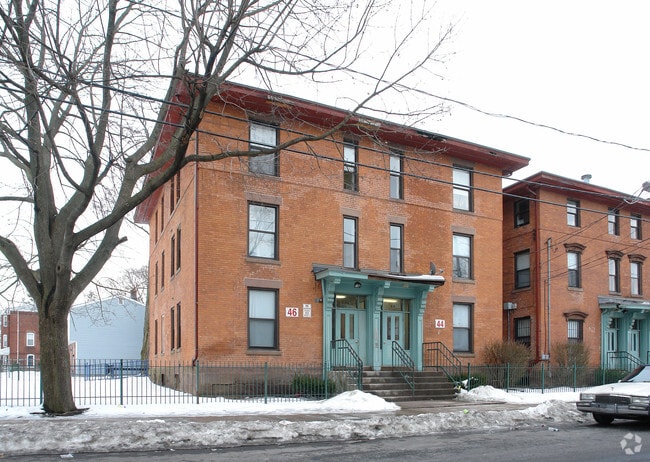 Primary Photo - 44-46 Center St