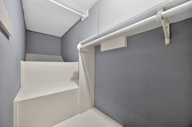 Building Photo - 5231 Arboles Dr