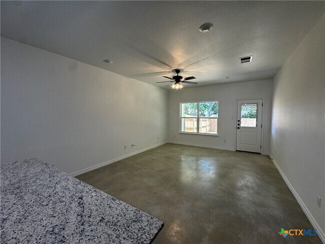 Building Photo - 209 Elbert Ln
