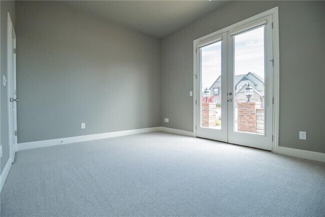 Building Photo - 5404 SW Lavender St