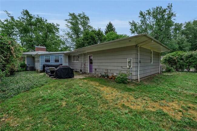 Building Photo - 114 Burbank Dr