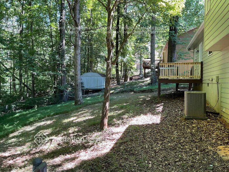 Building Photo - 6212 Westridge Trce