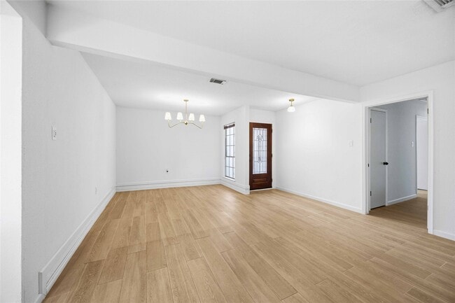Building Photo - 16202 Mill Point Dr