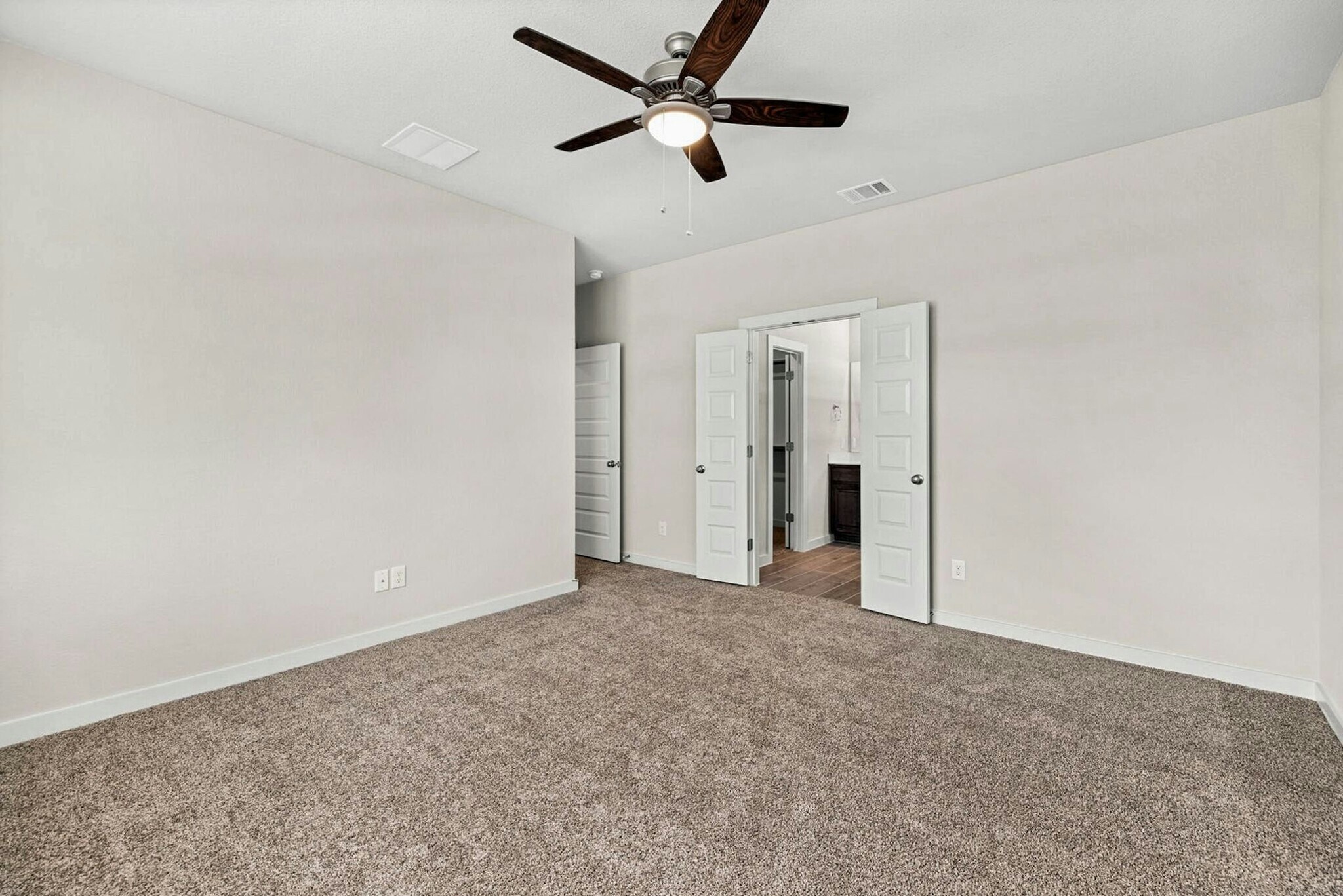 Building Photo - 2725 Stone Branch Dr