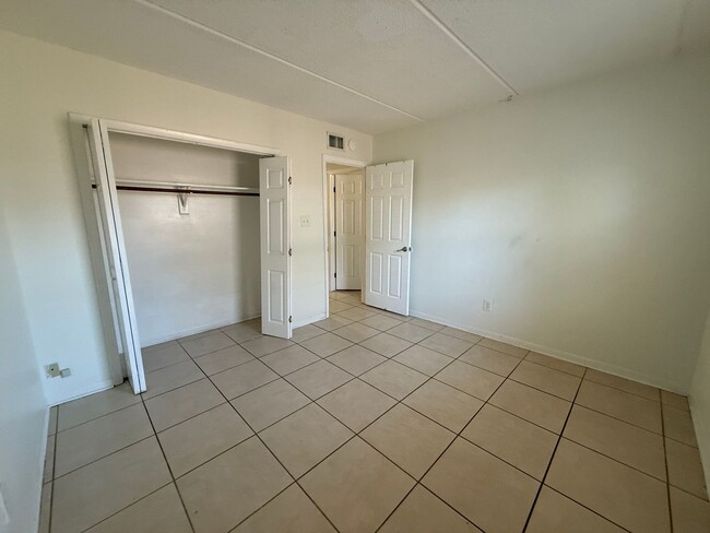 Building Photo - Delightful 2 bedroom in Habana Park!