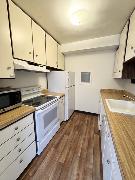 Building Photo - 1221 Minor Ave