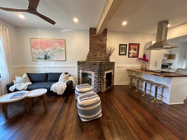 Open Living Room Plan - 534 E Charlton St