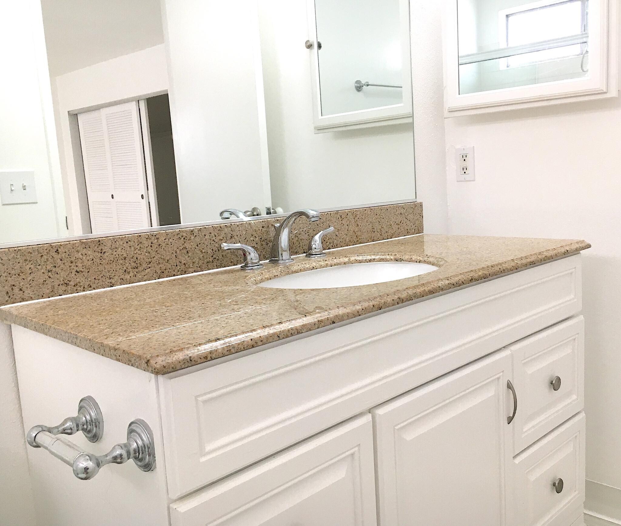 Building Photo - 1236 Amherst Ave