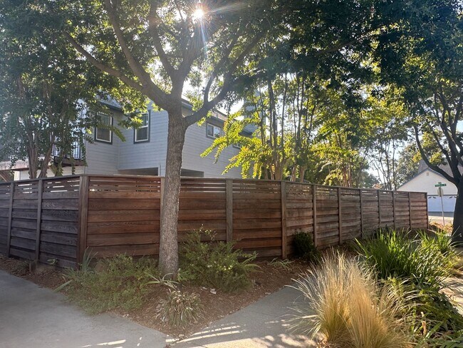 Building Photo - Charming Home in Winters, CA