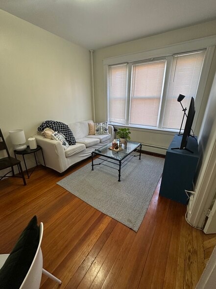 Building Photo - 187 Winthrop Rd