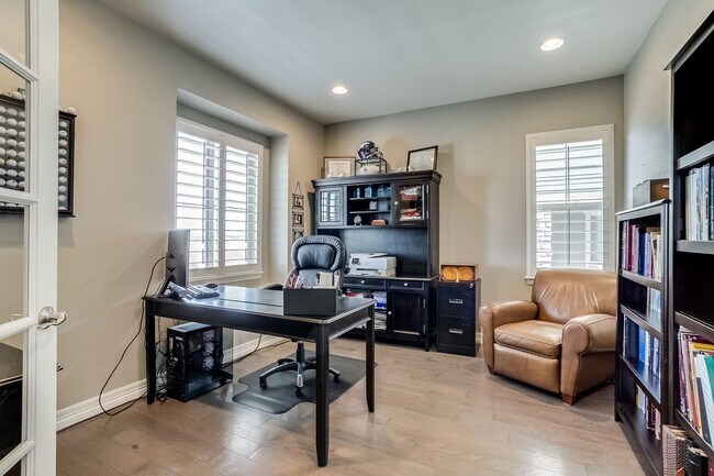 Building Photo - Large single family home in Central Park.