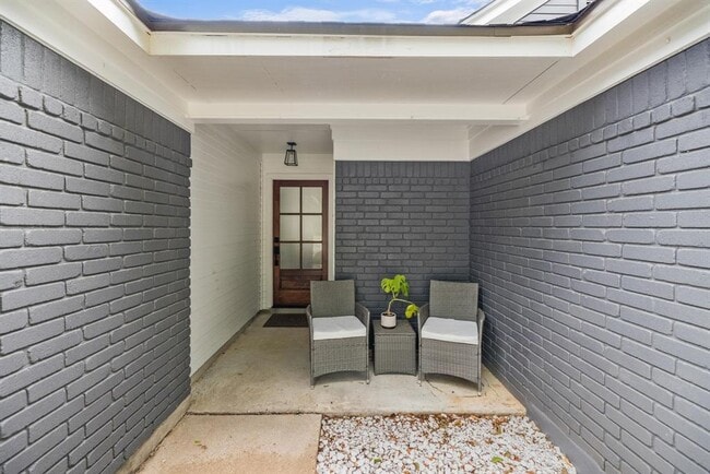 Building Photo - 1205 Rambling Trail