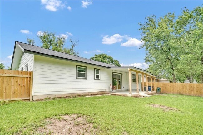 Building Photo - 8515 New Hampshire Dr