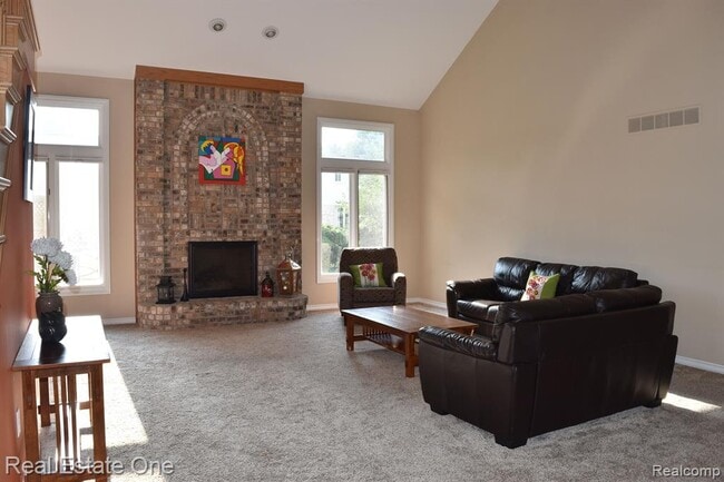 Building Photo - 5841 Ruby Dr