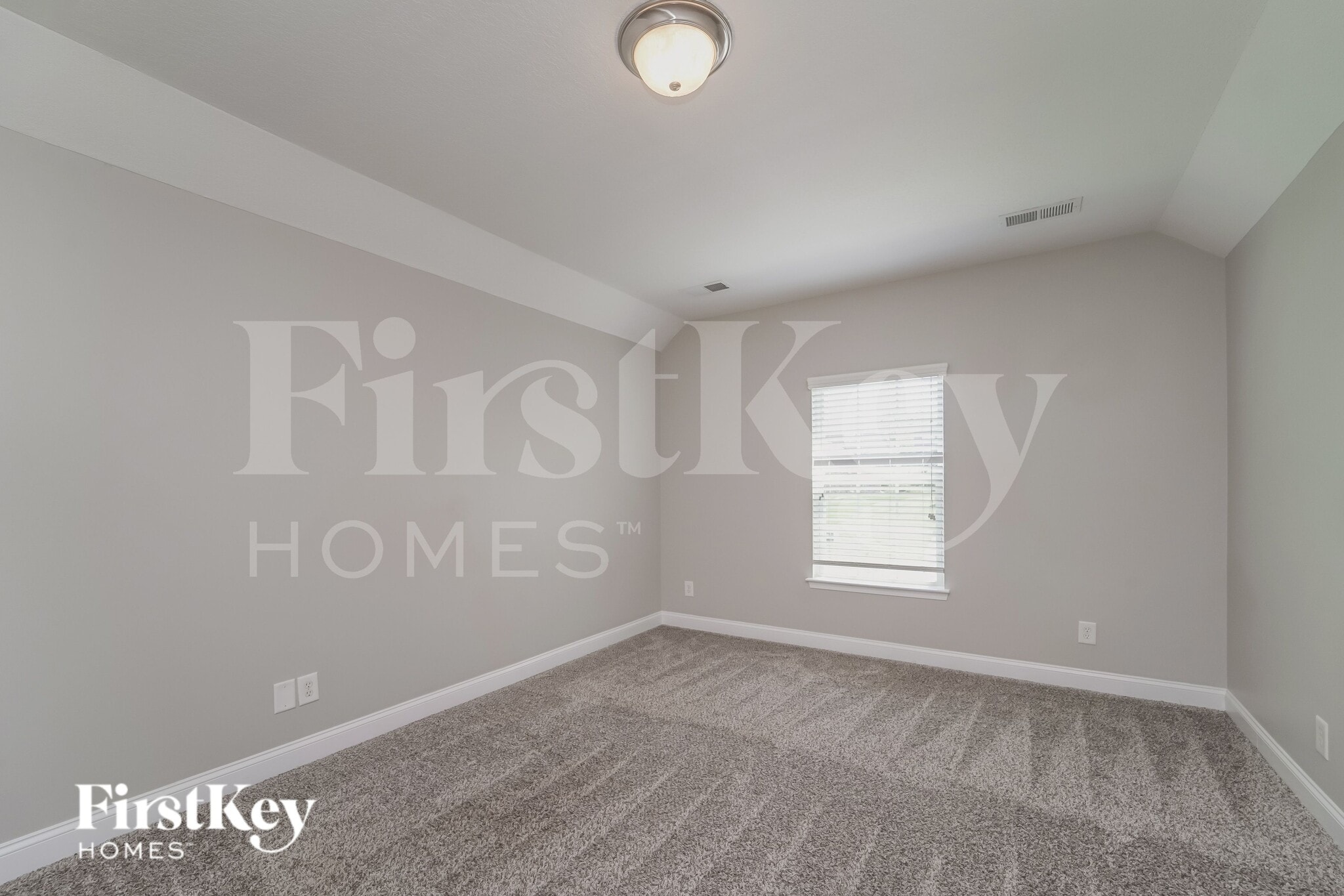 Building Photo - 2408 Kinmere Dr