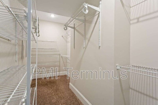 Building Photo - 609 Broadview Terrace NE