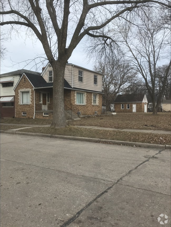 Building Photo - 4104 N 50th St