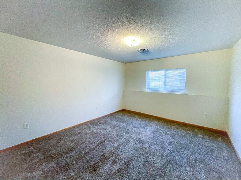 Building Photo - 320 Scheidler Rd