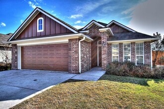 Building Photo - 102 Briarwood Drive