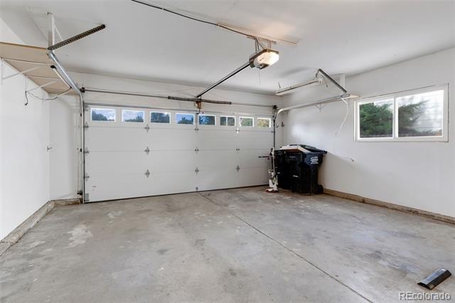 Building Photo - 411 Redwood Dr