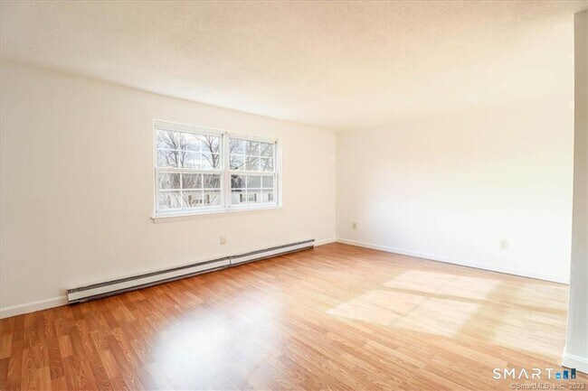 Building Photo - 33 Canterbury Arms