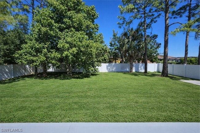 Building Photo - 2502 10th St W