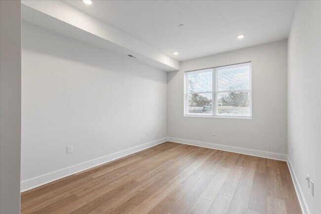 Building Photo - 3843 Haverford Ave