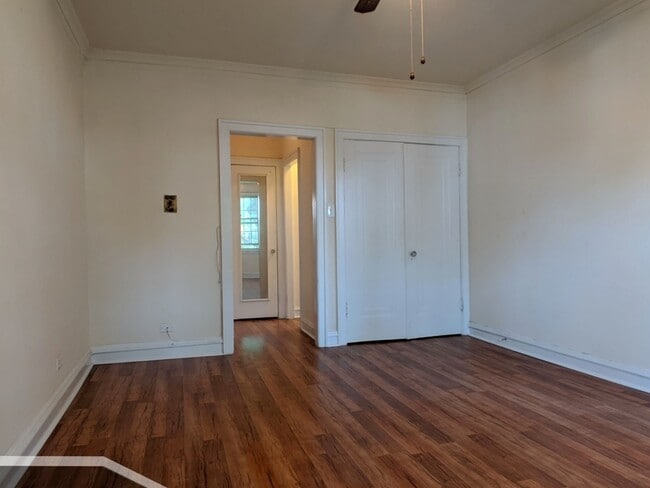 Building Photo - 2536 N Sawyer Ave