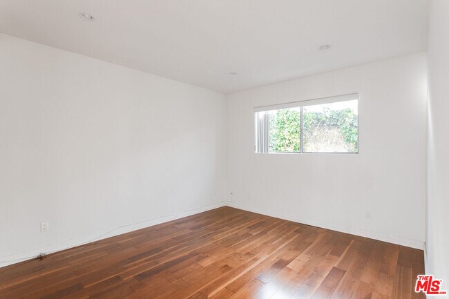 Building Photo - 420 Raymond Ave