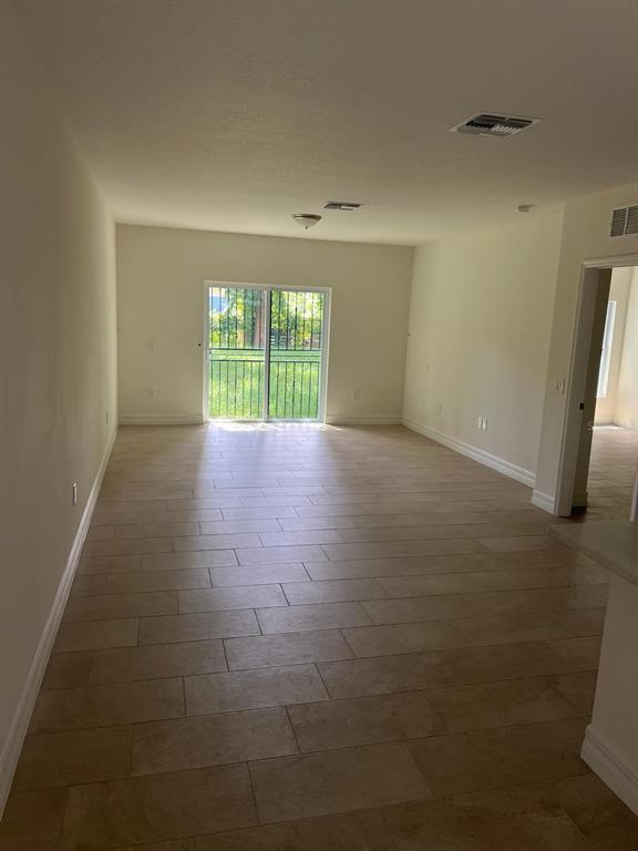Building Photo - 4862 College Dr