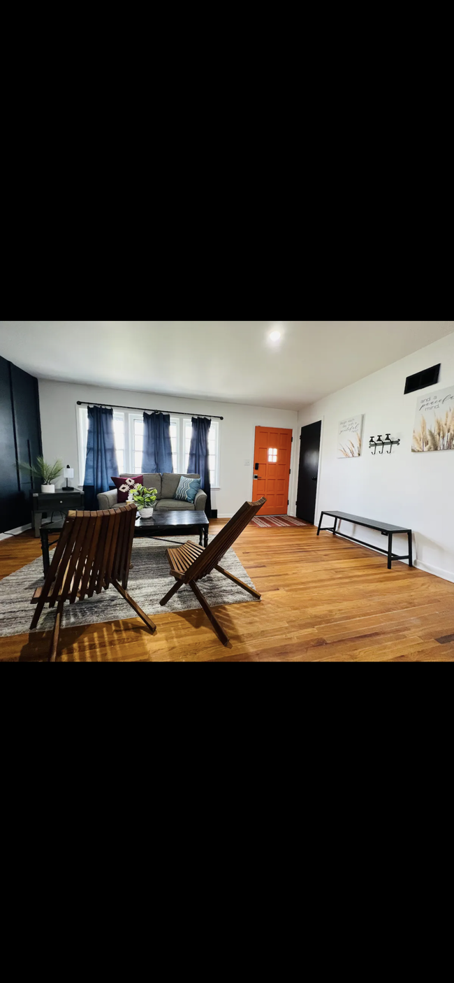 Building Photo - 2121 DR