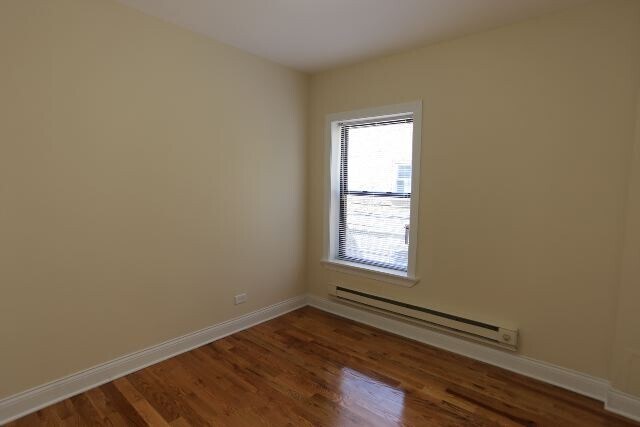 Building Photo - 629 W Cornelia Ave
