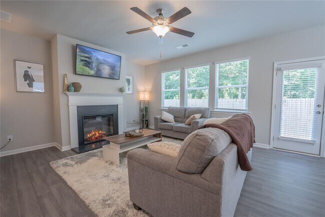 Building Photo - 454 Burgundy Terrace SE